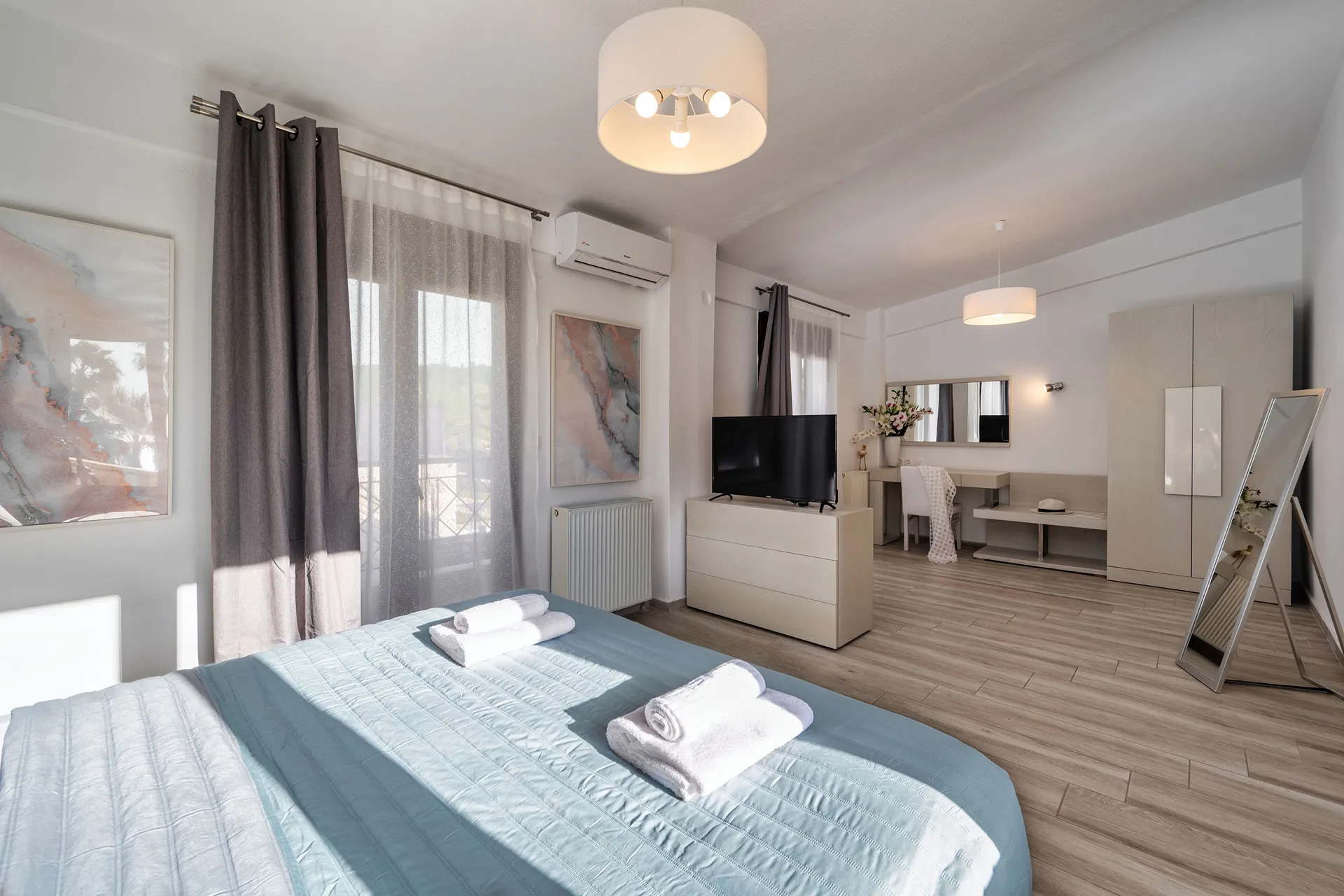 Tiara Holidays - Palmrise Luxury Villas - Maistros Villa - bedroom 1